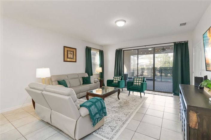 Image No.5-7 Bed Property for sale