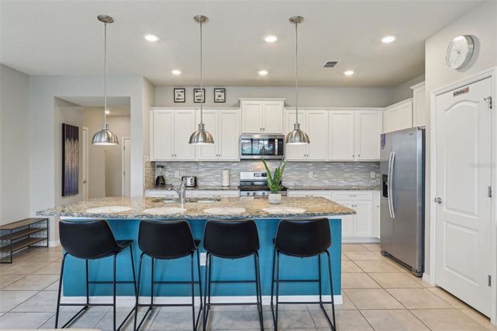 Image No.12-5 Bed Townhouse for sale