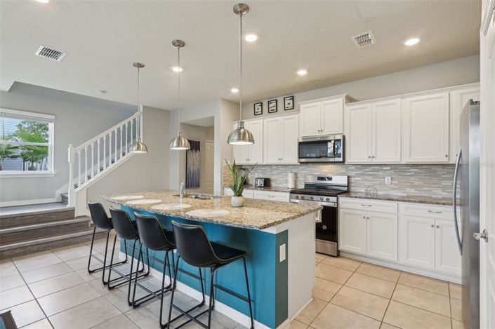 Image No.13-5 Bed Townhouse for sale