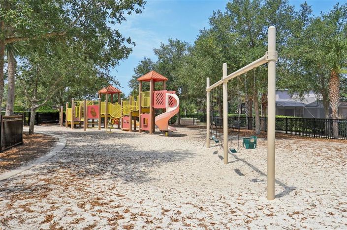 Image No.70-5 Bed Townhouse for sale