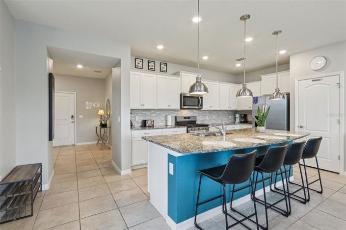 Image No.9-5 Bed Townhouse for sale