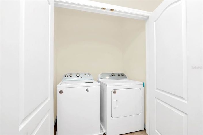 Image No.19-3 Bed Townhouse for sale