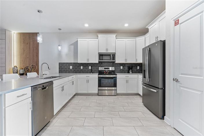 Image No.13-8 Bed Property for sale