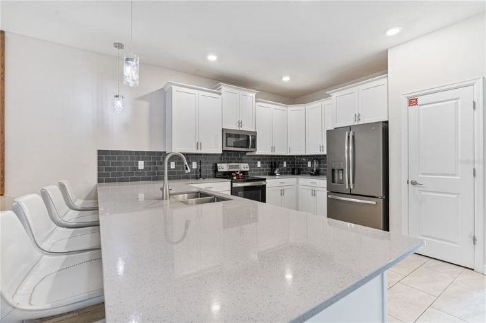 Image No.14-8 Bed Property for sale