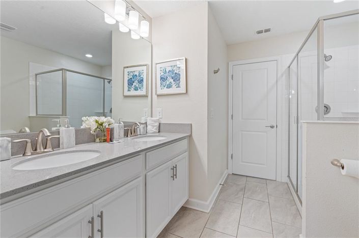 Image No.28-8 Bed Property for sale