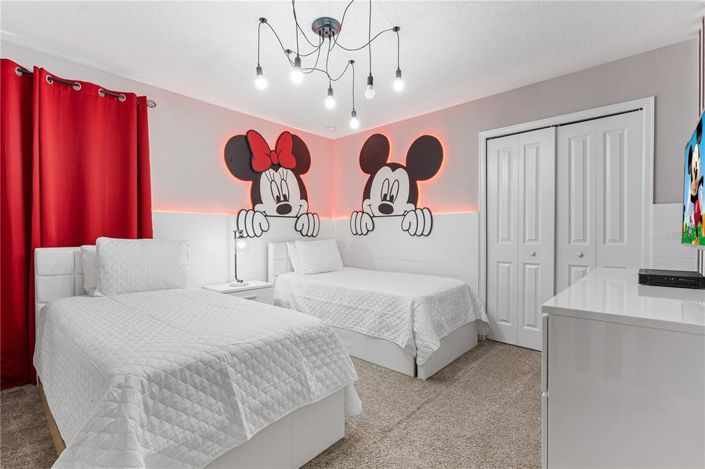 Image No.30-8 Bed Property for sale