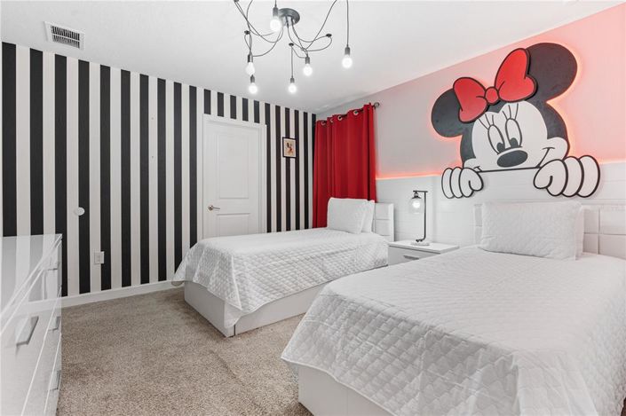 Image No.31-8 Bed Property for sale