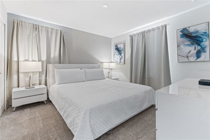 Image No.32-8 Bed Property for sale