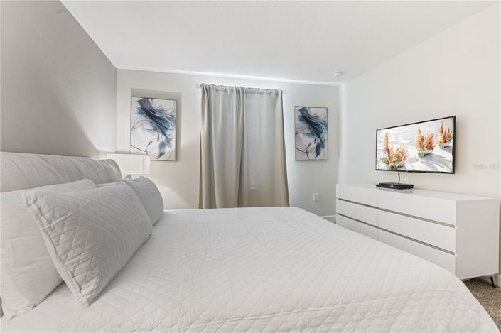 Image No.33-8 Bed Property for sale