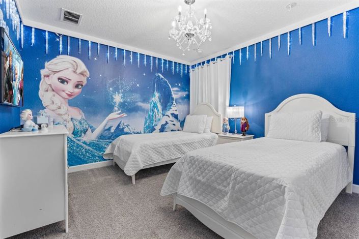 Image No.36-8 Bed Property for sale