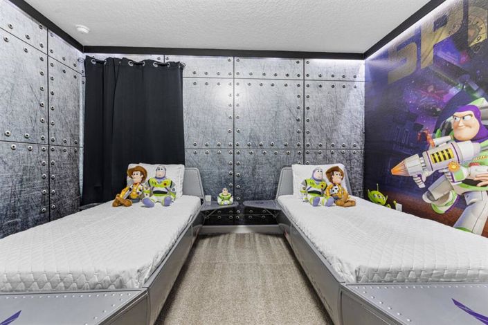 Image No.44-8 Bed Property for sale