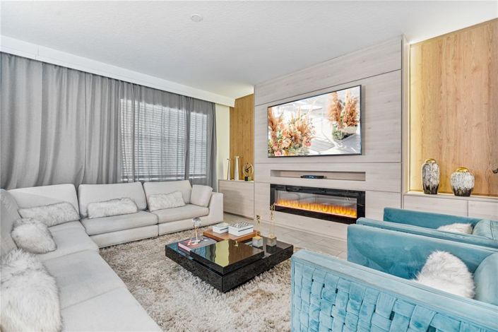 Image No.5-8 Bed Property for sale