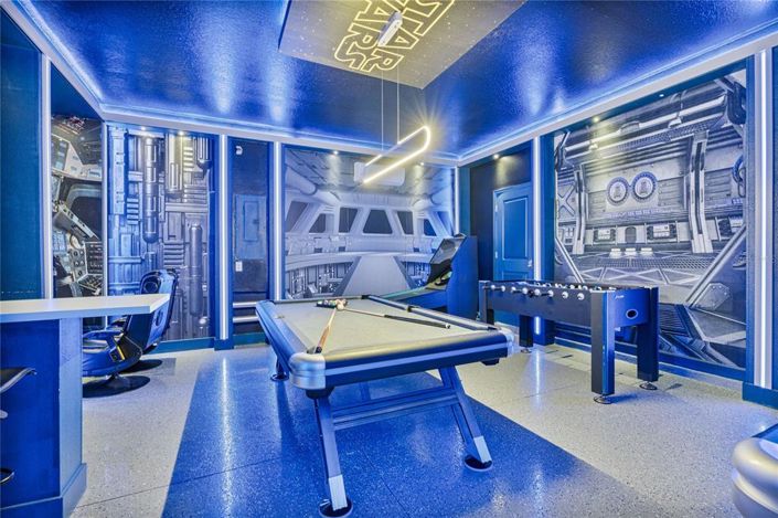 Image No.56-8 Bed Property for sale