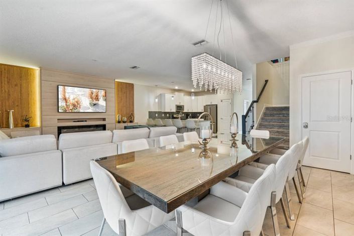 Image No.9-8 Bed Property for sale