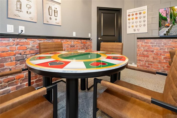 Image No.21-5 Bed Townhouse for sale