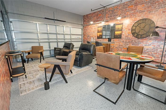 Image No.22-5 Bed Townhouse for sale