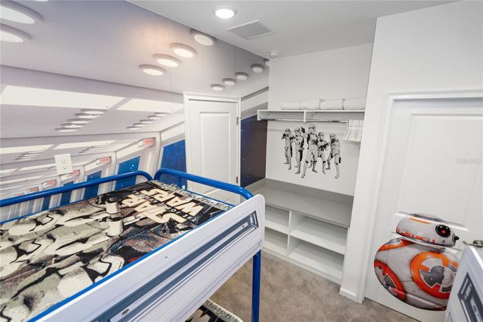 Image No.40-5 Bed Townhouse for sale