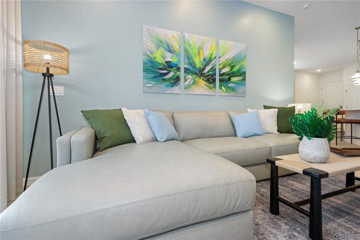 Image No.5-5 Bed Townhouse for sale