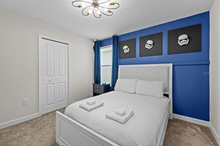 Image No.25-6 Bed Property for sale