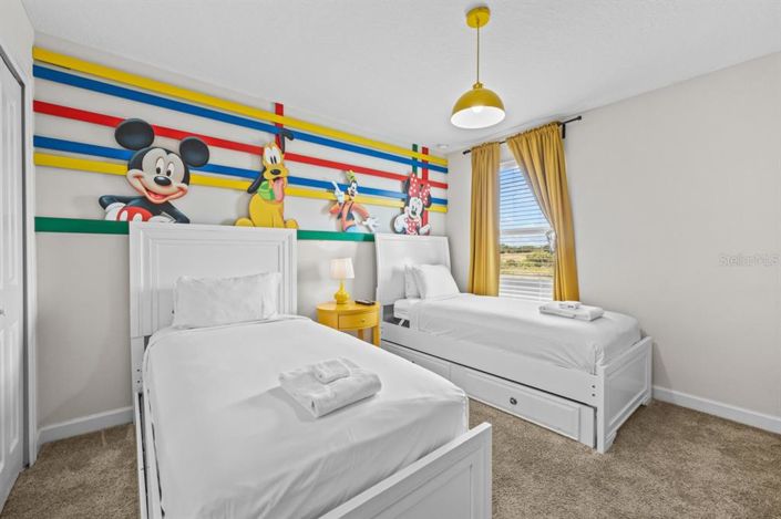 Image No.27-6 Bed Property for sale