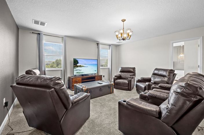 Image No.33-6 Bed Property for sale