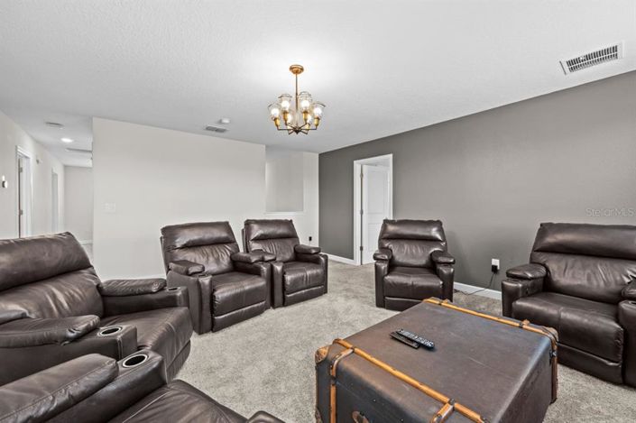 Image No.34-6 Bed Property for sale