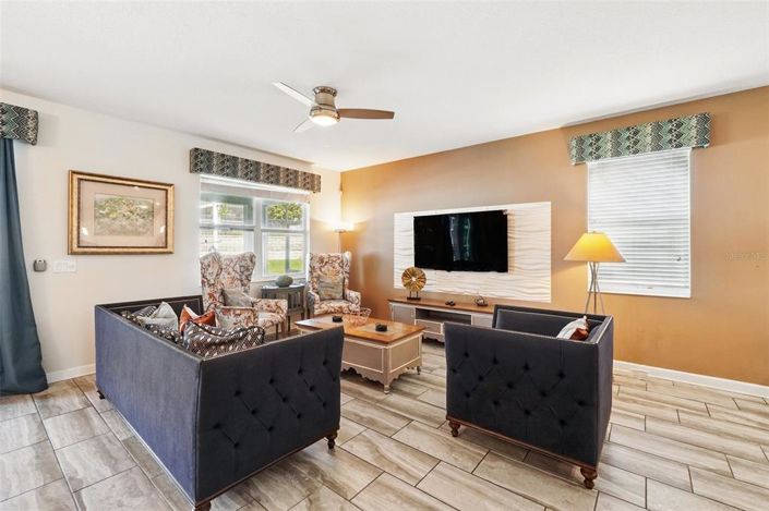 Image No.13-8 Bed Property for sale