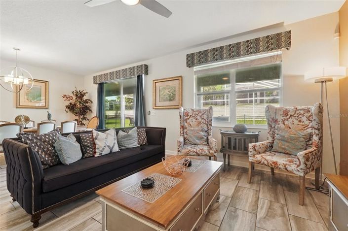 Image No.16-8 Bed Property for sale