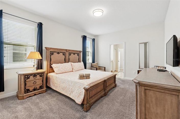 Image No.21-8 Bed Property for sale