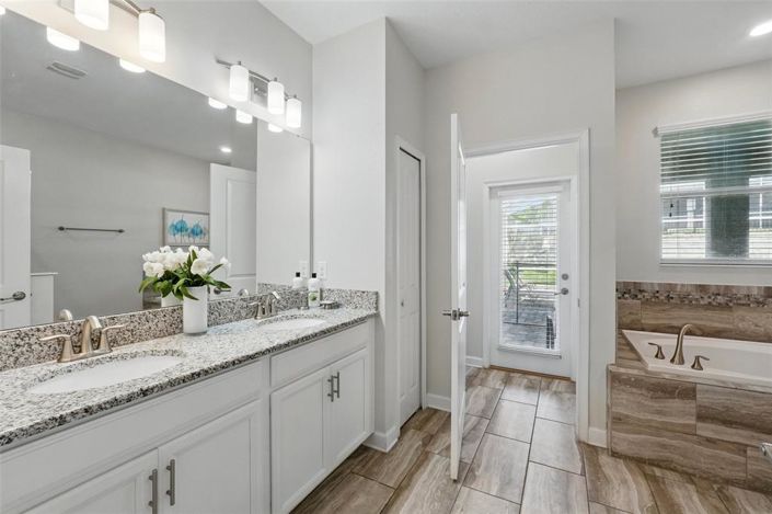 Image No.23-8 Bed Property for sale