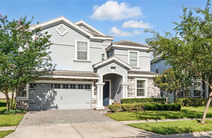 Image No.3-8 Bed Property for sale