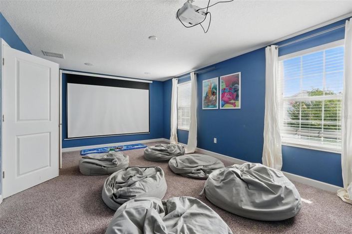 Image No.40-8 Bed Property for sale