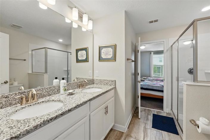 Image No.42-8 Bed Property for sale