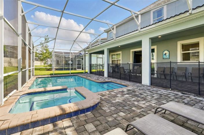 Image No.54-8 Bed Property for sale