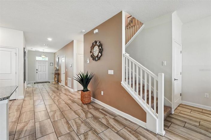 Image No.6-8 Bed Property for sale