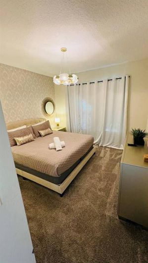 Image No.11-6 Bed Property for sale