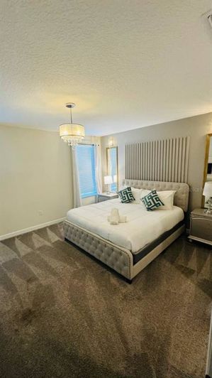 Image No.15-6 Bed Property for sale