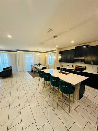 Image No.6-6 Bed Property for sale