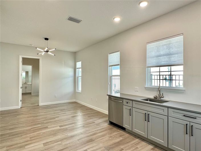 Image No.30-4 Bed Property for sale