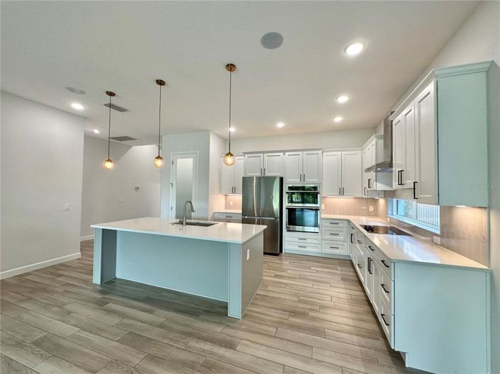 Image No.48-4 Bed Property for sale