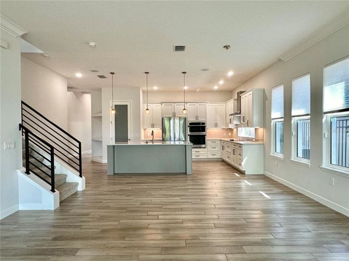 Image No.6-4 Bed Property for sale