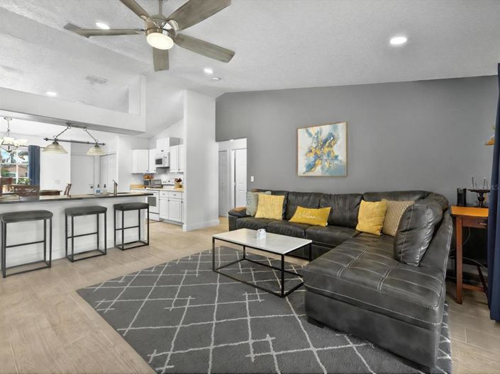 Image No.10-4 Bed Property for sale