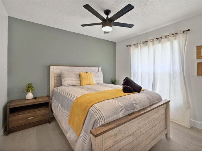 Image No.15-4 Bed Property for sale