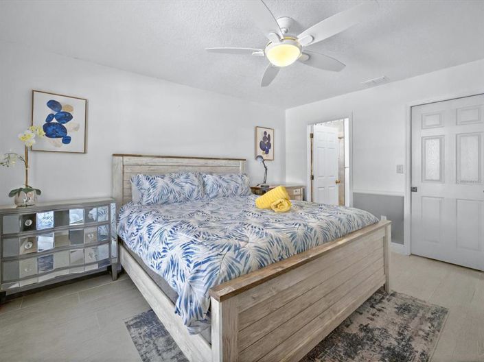 Image No.19-4 Bed Property for sale