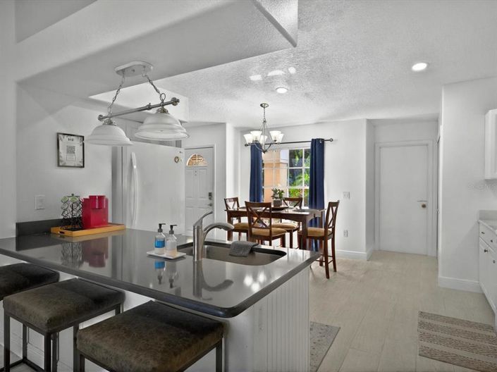 Image No.7-4 Bed Property for sale