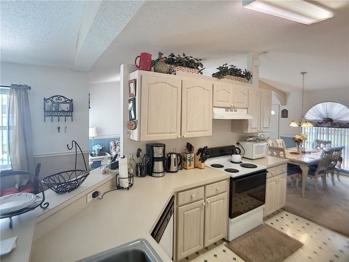 Image No.4-4 Bed Property for sale