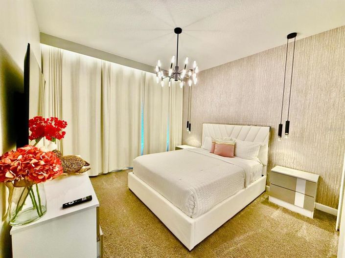 Image No.15-6 Bed Property for sale