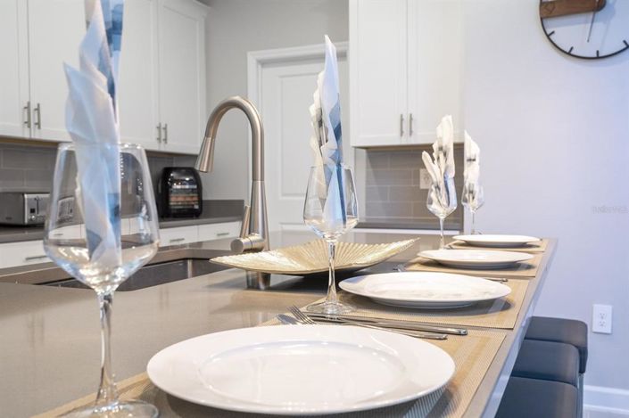 Image No.26-6 Bed Property for sale