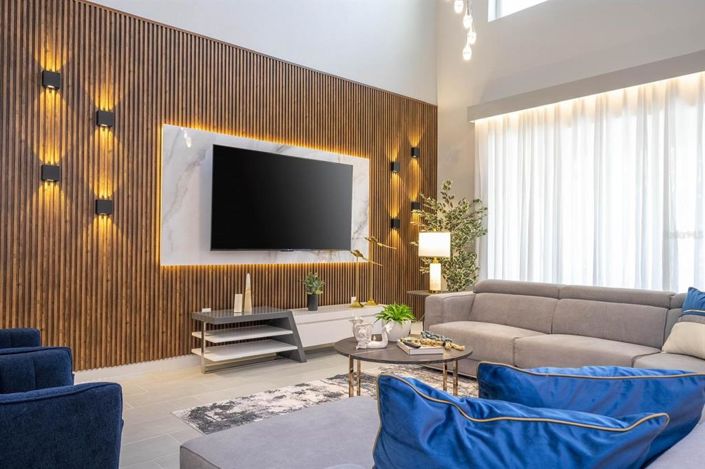 Image No.37-6 Bed Property for sale