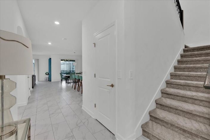 Image No.10-6 Bed Property for sale